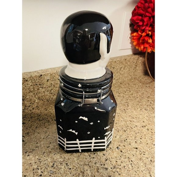 Dracula with Cap Cookie Storage Jar - HERITAGE MINT Holiday Collection Halloween - Picture 4 of 12
